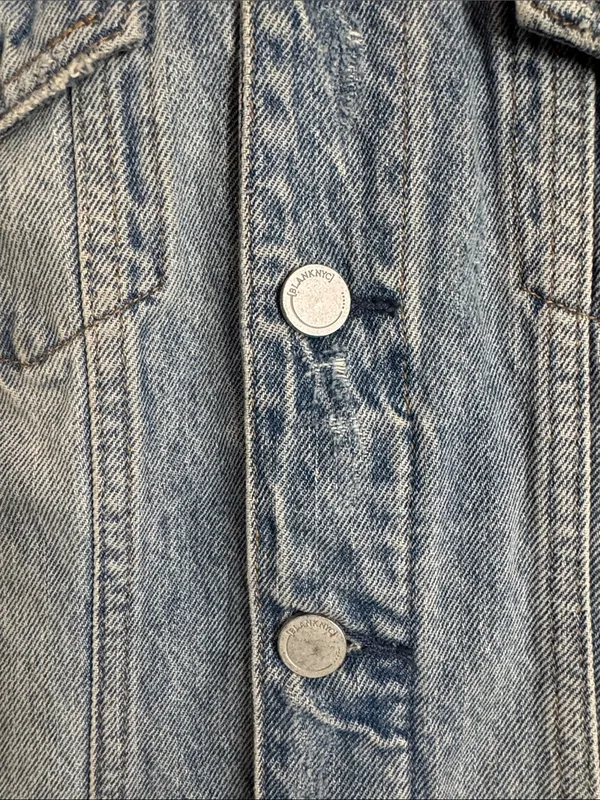 Blanknyc Denim Jacket Distressed Medium Wash Raw Frayed Hem Cropped Y2K size XS - Image 8