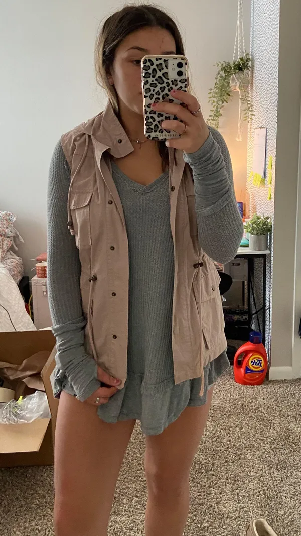 Love Tree Light Pink Sleeveless Vest - Image 2