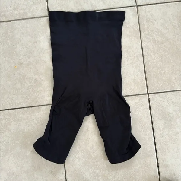 NEW SKIMS SCULPTING SHORT ABOVE THE KNEE ONYX Size‎ XL - Image 4