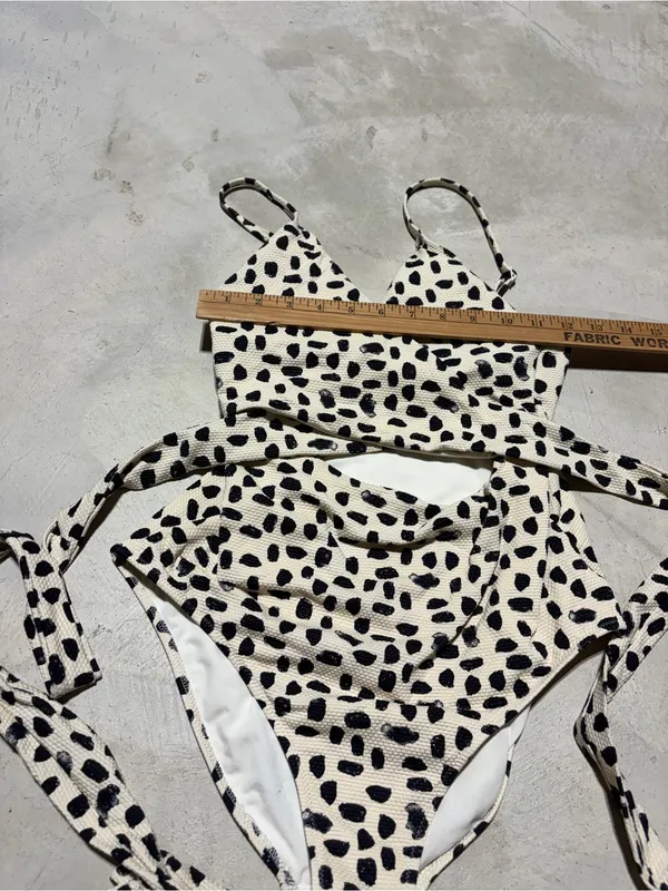 Aerie one piece full coverage Black & Cream Spotted Swimsuit medium - Image 5