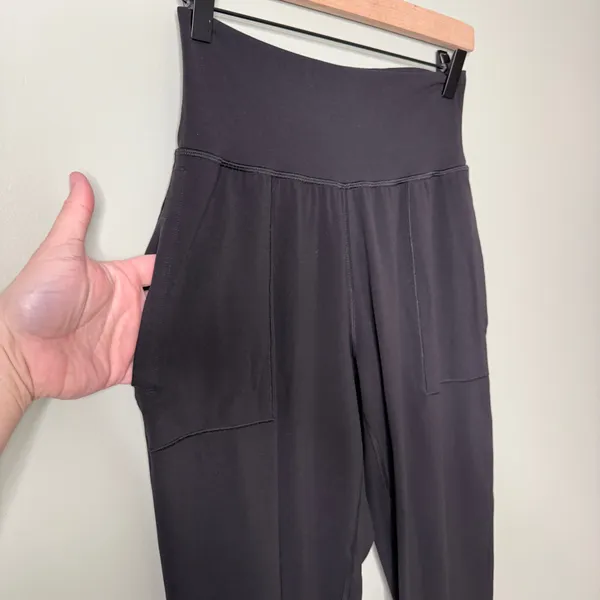 Athleta Women’s Salutation High Rise Jogger Pants in Black Size Small - Image 6