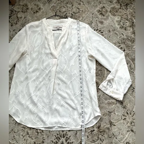 Elegant LOFT blouse🌷🌷 - Image 9