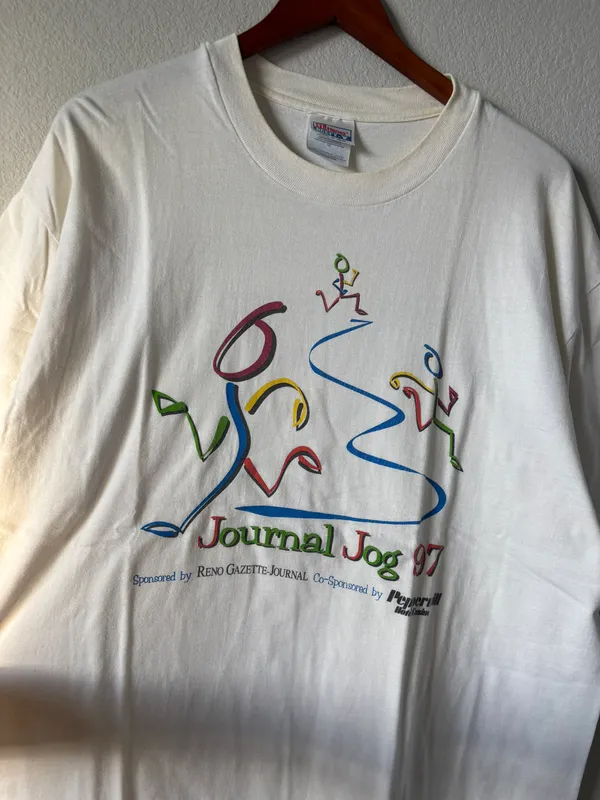 Hanes Vintage 90s Tshirt - Image 2