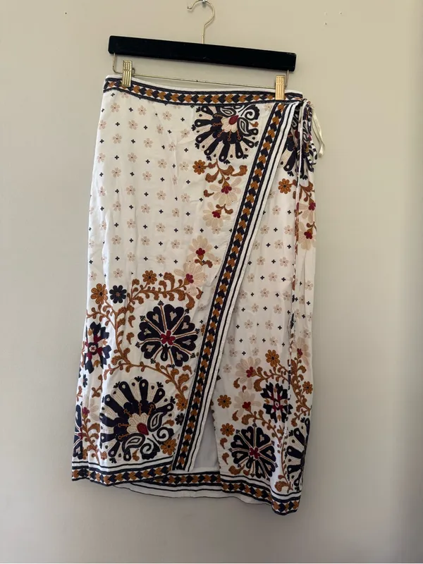 FARM Rio White Wrap Midi Skirt with Navy & Mustard Print - Image 2