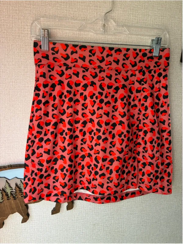 J.Lindeberg Amelie Golf Skort Red Black Animal Print XS - Image 4