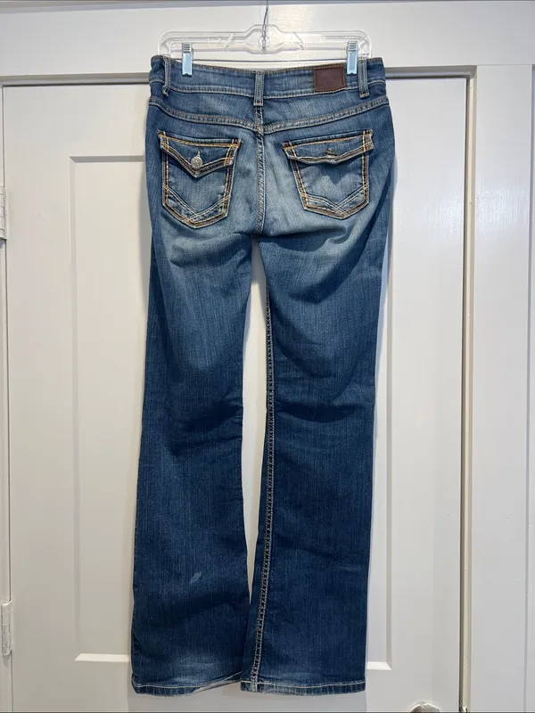 BKE Women's Faded Blue bootcut Jeans size 28/33 1/2. - Image 7