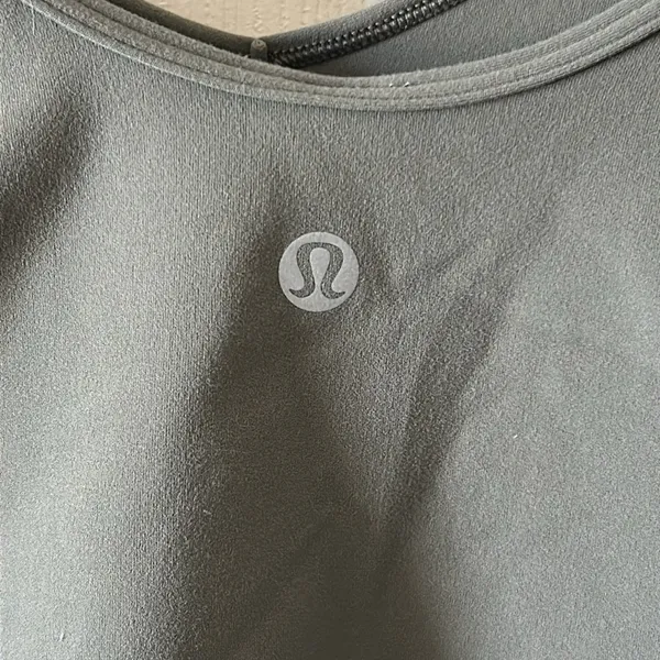 Lululemon‎ Grey Sage Align Short Sleeve Nulu Fabric Workout Yoga Top Size 4 Gym - Image 9