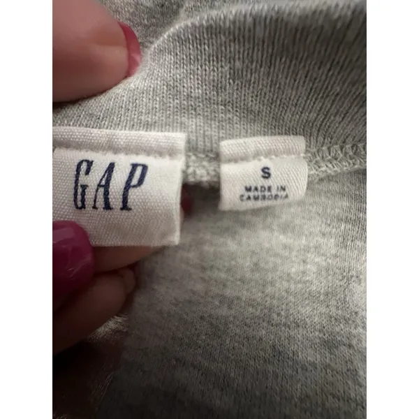 GAP Women's Sweatshirt Size Small‎ Gray Spell Out Metallic Silver #YZ4-5 - Image 2