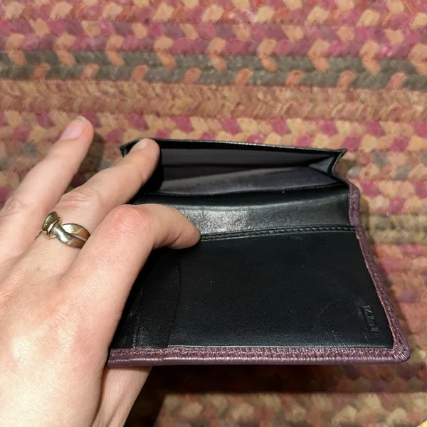 Tumi Monaco Gusseted Card Case Maroon Black Fold Id Wallet - Image 5