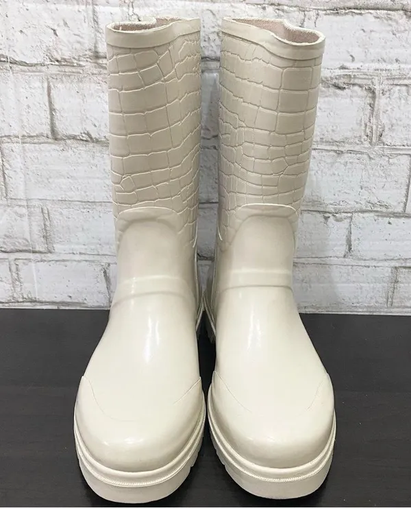 MICHAEL Michael Kors Beige Sand Textured Rubber Lugged Soles Rain Boots Size 8 - Image 4