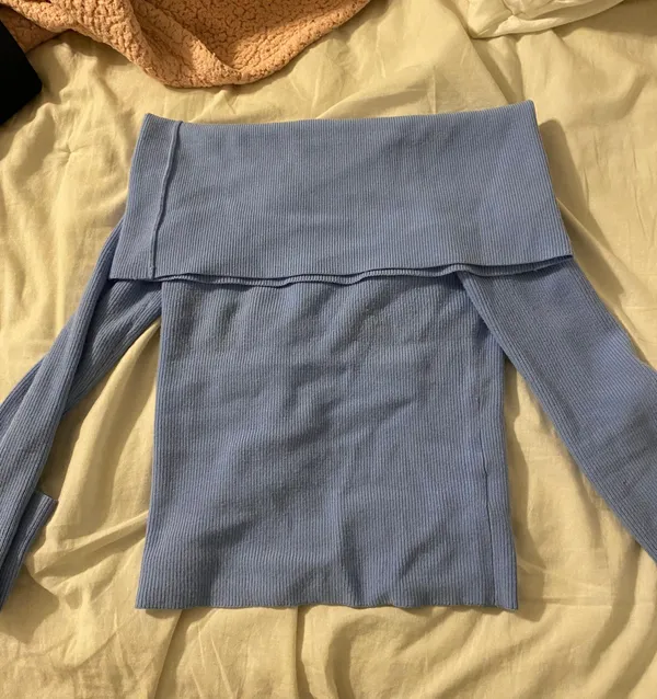 Aritzia Top - Image 2
