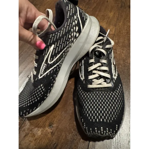 Brooks Womens Levitate GTS 5 Running Shoes Size 7‎ - Image 4