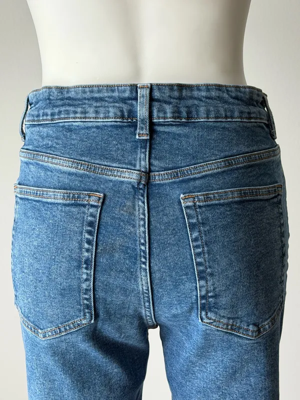 H&M Classic Blue Stretch Straight Leg Jeans - Image 7
