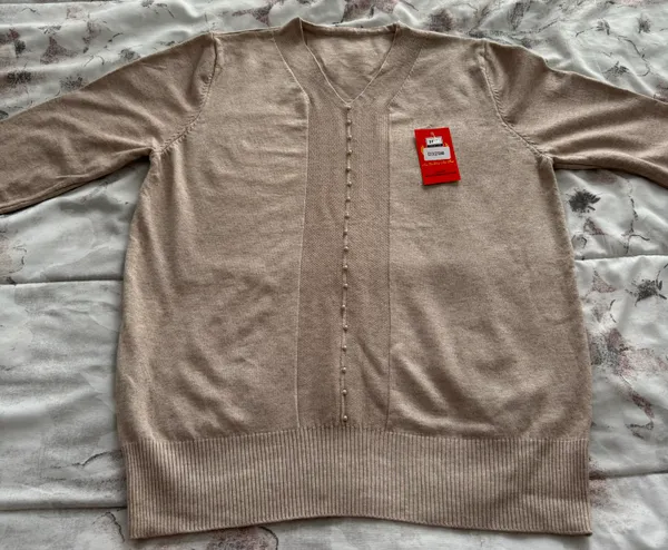 NWT Beige Pearl Beading V-neck Ribbed Detailing Cottagecore Sweater, size M - Image 8