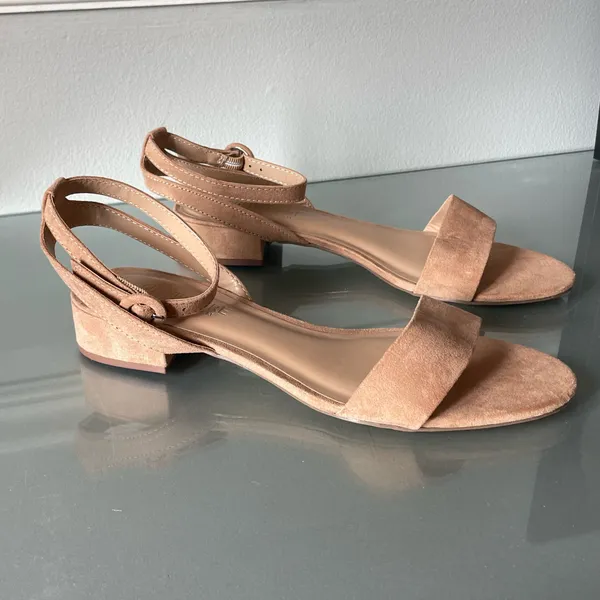 Cushionare Nude Suede Block Heel Sandals – Memory Foam – Size 8.5 – Excellent Condition - Image 4