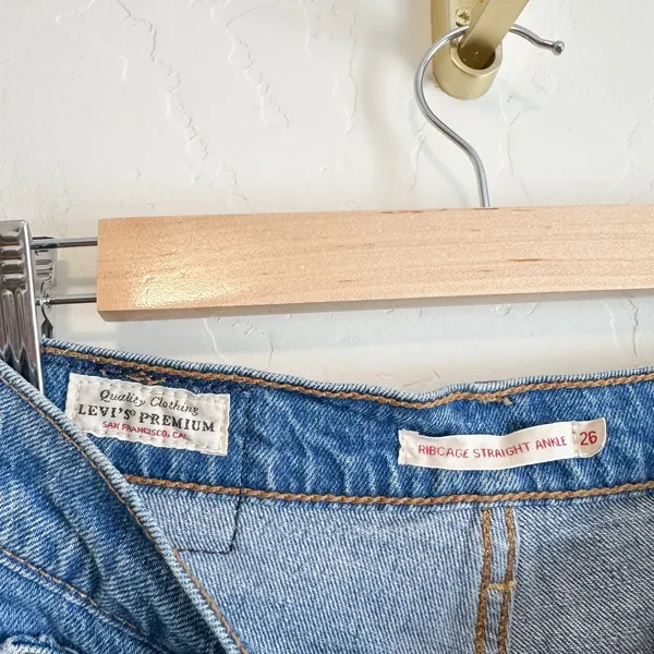 Levi's Premium | Cotton Ribcage Straight Ankle High Rise Jeans Medium Wash - Image 5