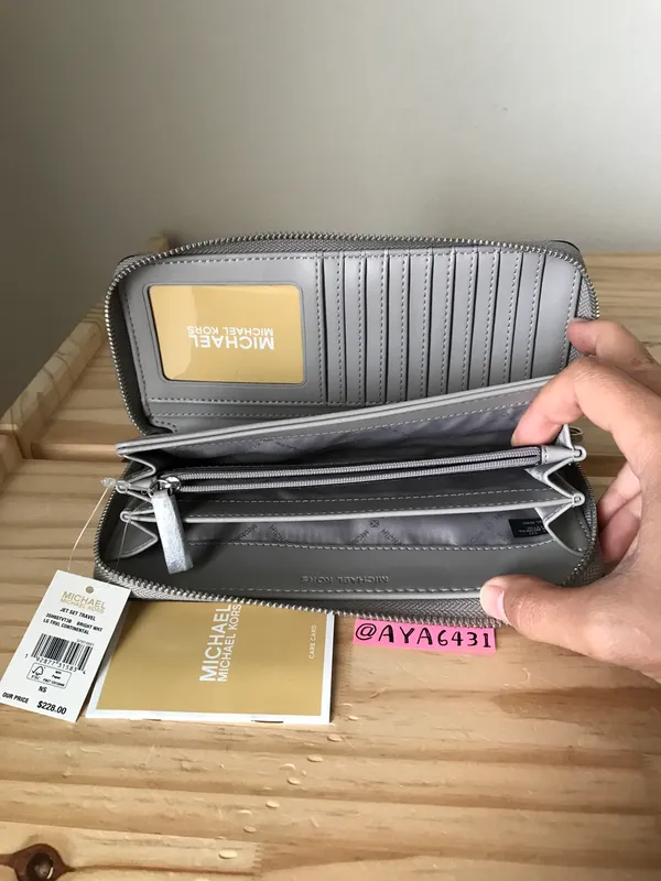 Michael Kors Wallet - Image 5