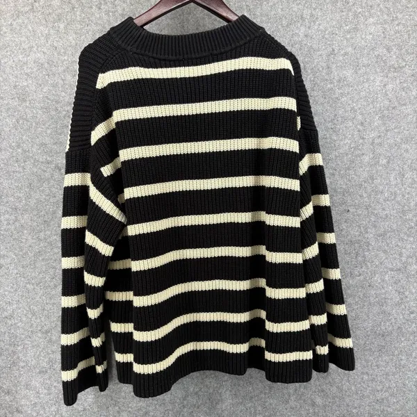 H&M oversized striped knit sweater black and white medium - Image 3