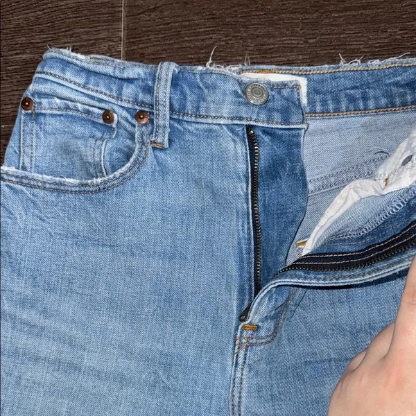 Abercrombie & Fitch Light Blue Cropped Jeans - Image 3