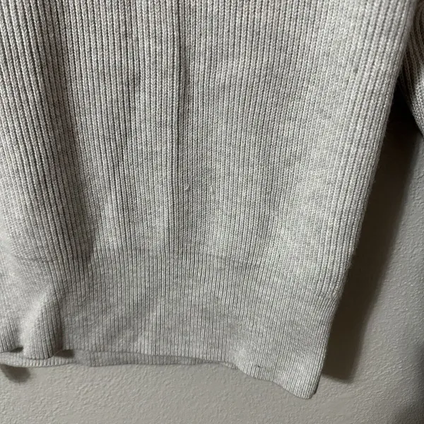Free People‎ Light Grey Ribbed V- Neck Sweater Cashmere Blend Size Large - Image 2