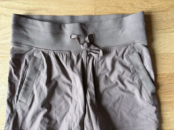 lululemon athletica Mauve Taupe Seamless Leggings - Image 4