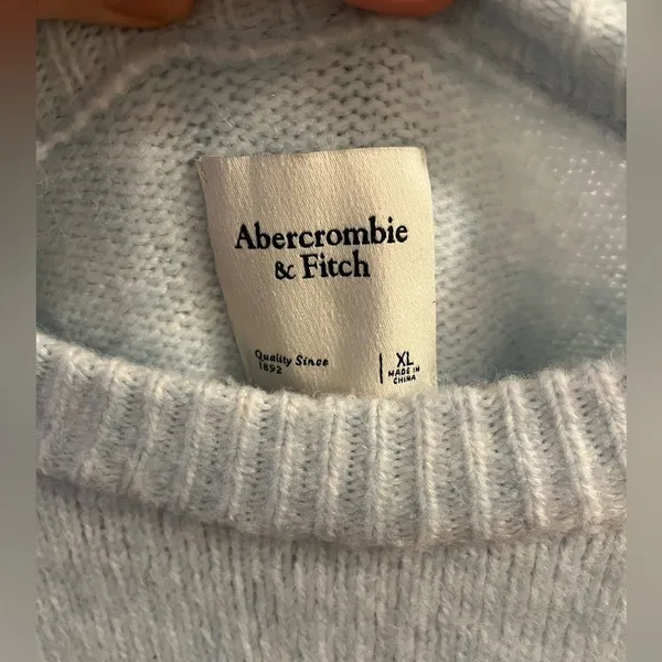 Abercrombie light blue sweater - Image 5