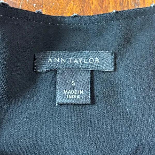 Ann Taylor Black Clip Dot‎ Boat Neck Blouse Bishop Sleeve Button Cuff Small - Image 4