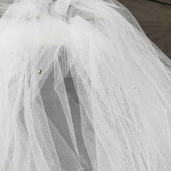 Wedding bridal veil with comb hair piece - Image 3