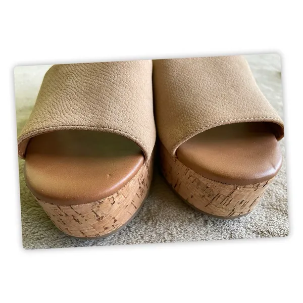 Michael by Michael Shannon Cork‎ Wedge Sandals Womens 7 Tan Suede - Image 5
