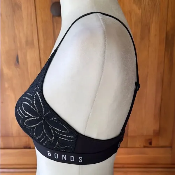 Bonds Black Wireless Bra with Paisley Detail size medium. - Image 2