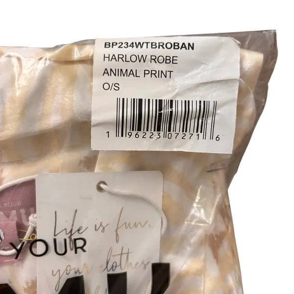 NWT SHOW ME YOUR MUMU The Harlow Robe in Animal Print - Image 10