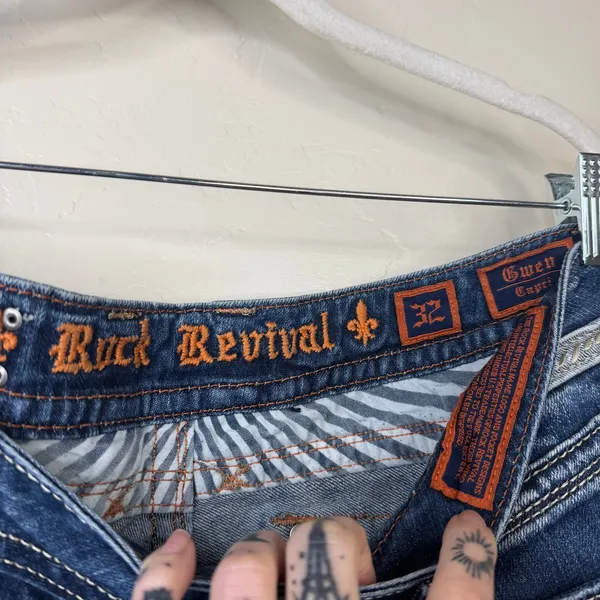 Rock Revival Buckle Gwen Embellished Y2K Rocker Low-Rise Capri Jeans Size 32 - Image 9