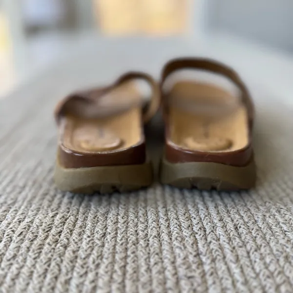 Vintage 90s Thom McAn Brown Leather Lug Sole Slides Sandals Size 7.5 - Image 8