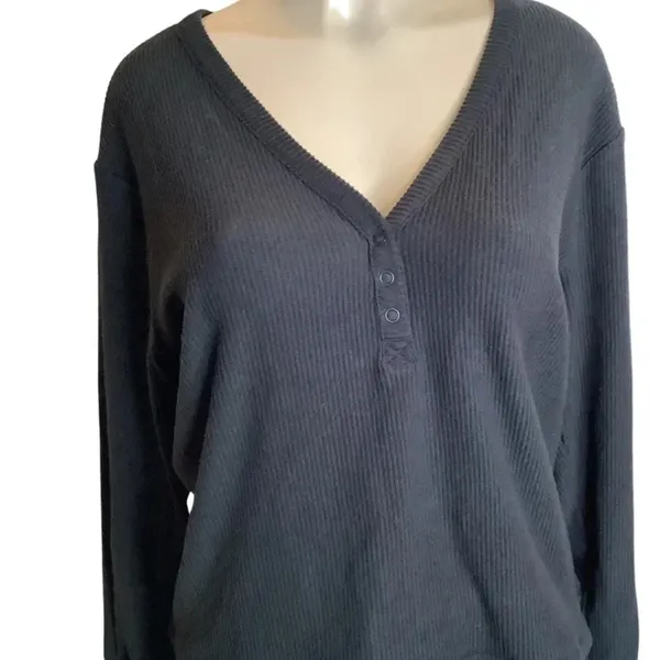 UGG Size Medium Black Ribbed Three Button Long Sleeve Top. New With Tags. - Image 6