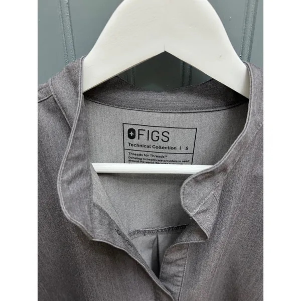 FIGS Technical Collection Mandarin Collar Scrub Top Grey WXXSW1003 Womens Small - Image 2