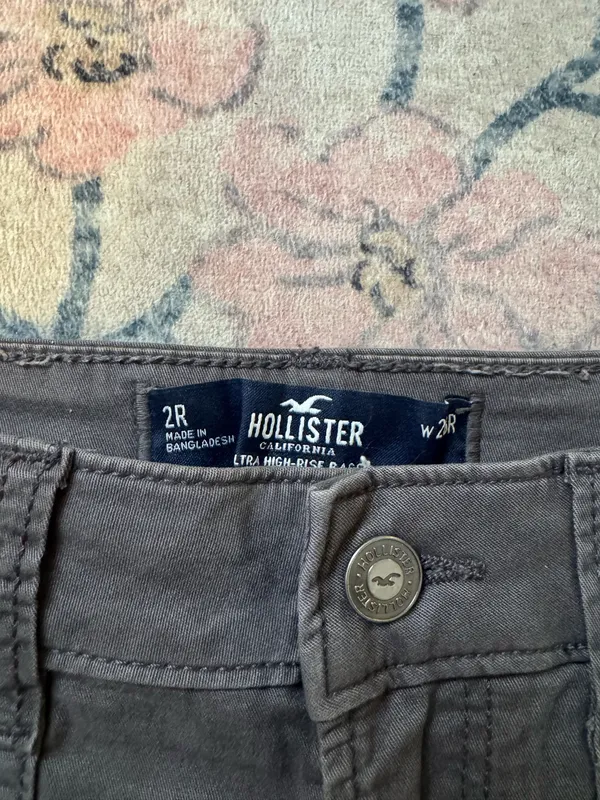Hollister Cargo Ultra High-Rise Baggy Pants - Image 2