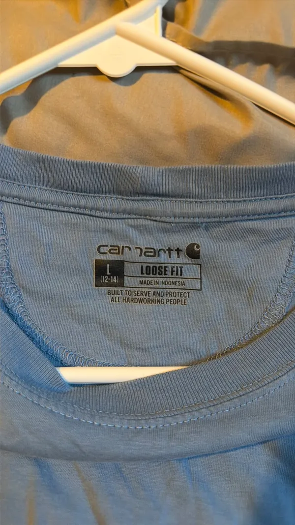 Women’s loose fit Carhartt Long-Sleeve - Image 3
