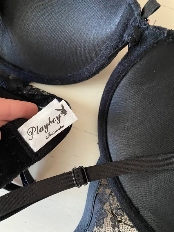 Playboy Y2k vintage Intimates black lace bra with pink bunny charm - Image 10