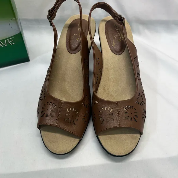 Easy Street Slingback Sandals Die Cut Leather Uppers 9 Kaley Tan‎ Brown New - Image 3