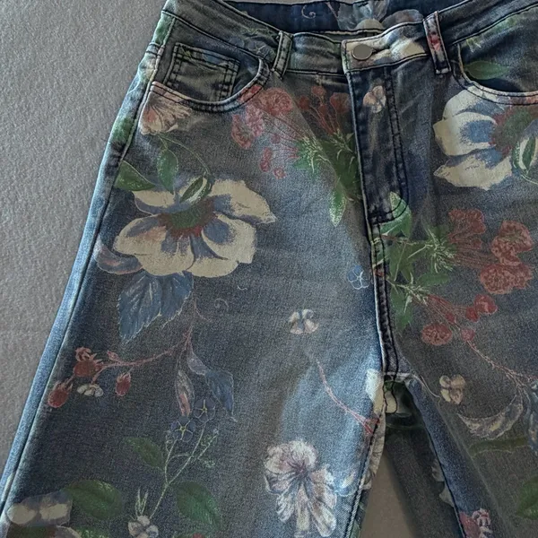 Women's Denim Floral Stamped Jeans Size Large #260709 - Image 2