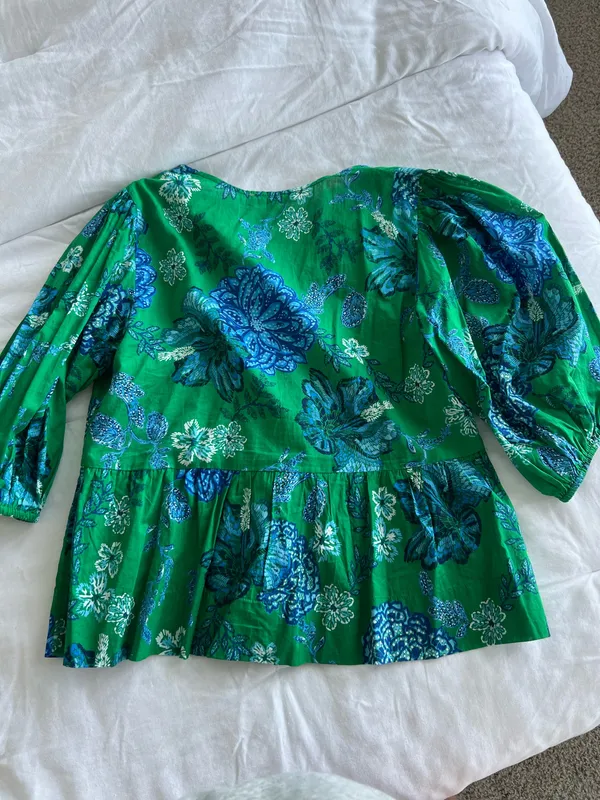 Women’s Green Floral Tie-Front Peplum Top - Image 3