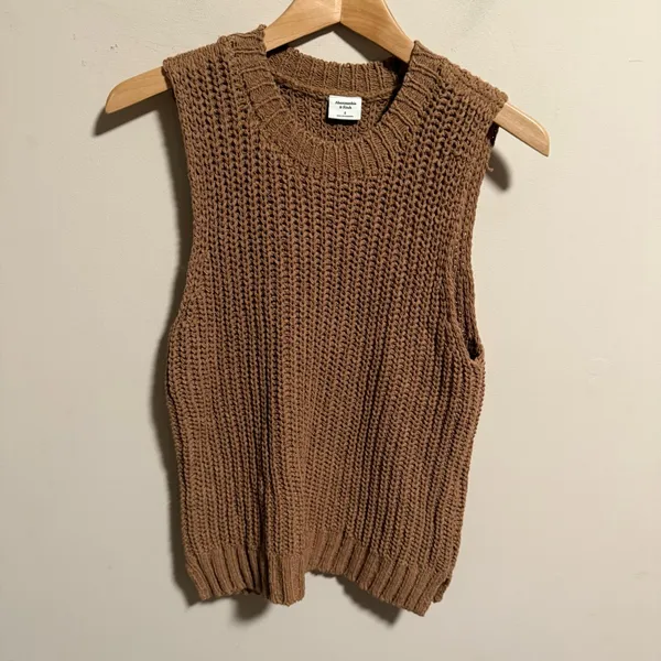 Abercrombie & Fitch Easy Shaker Sweater Tank Brown- Size Small - Image 2