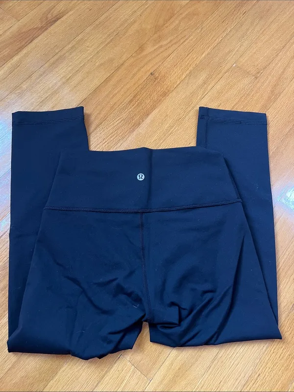Lululemon black align leggings 6, excellent condition - Image 6
