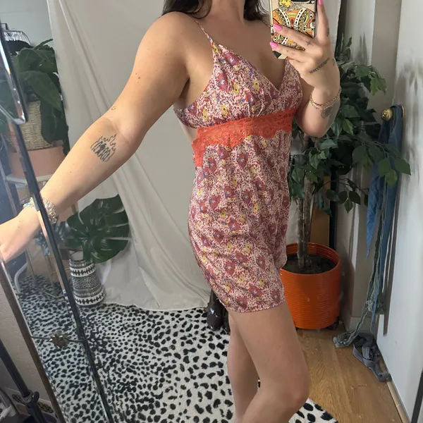Floreat Anthropologie Juniper Floral Sleep Romper Pink Size Small - Image 5