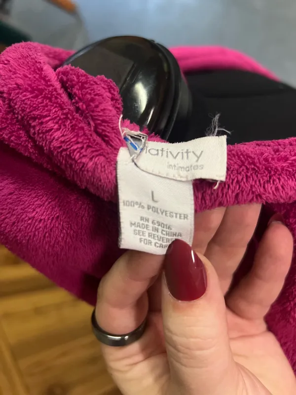 Fuzzy robe - Image 8