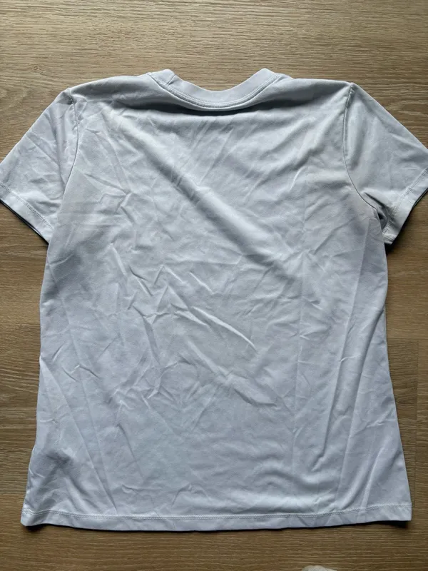 White Nike t shirt woman’s - Image 2