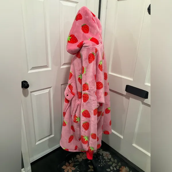 Supersized‎ Strawberry Hoodie With Pouch And Pockets - Image 4