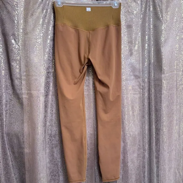 Vuori Rib Studio Leggings in the Dark Golden (Mustard)‎ Workout Gym Small - Image 2
