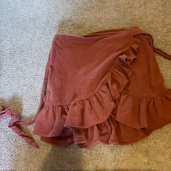 Zara‎ medium wrap skirt - Image 3
