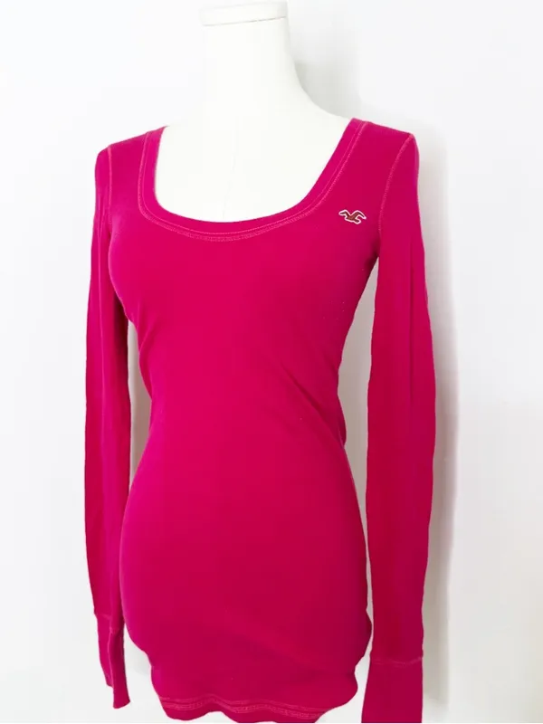 Hollister Y2K Pink Ribbed Long Sleeve Top Scoop Neck Logo Tee Size Medium - Image 3